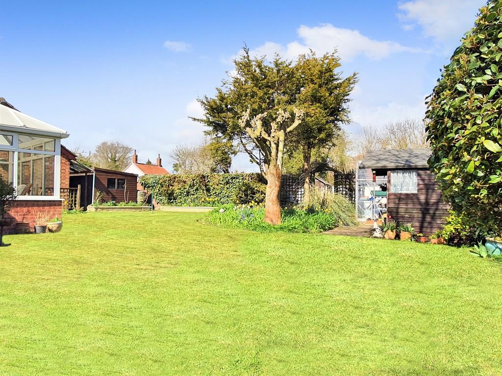 3 bedroom detached bungalow for sale in Burston Road, Shimpling, Diss, IP21