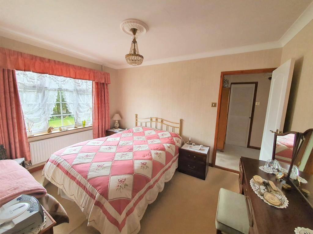 3 bedroom detached bungalow for sale in Burston Road, Shimpling, Diss, IP21