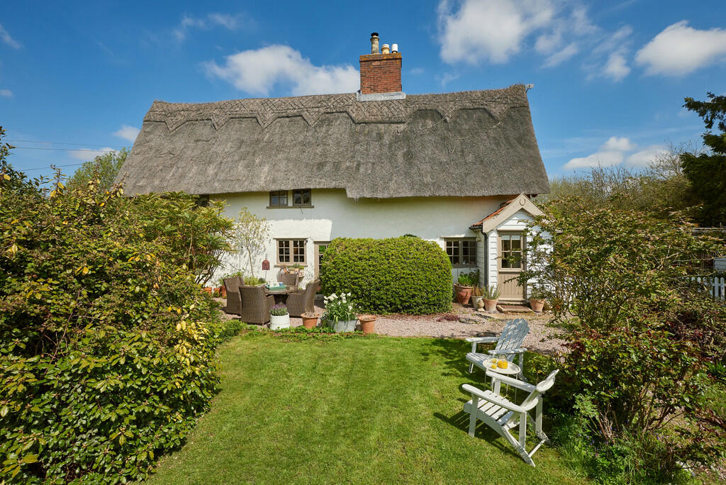 3 bedroom cottage for sale in Reading Green, Hoxne, Eye, IP21