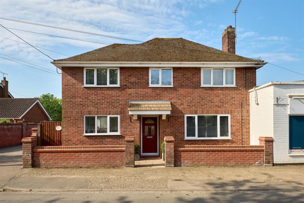 Main image of property: Thelnetham Road, Hopton, Diss