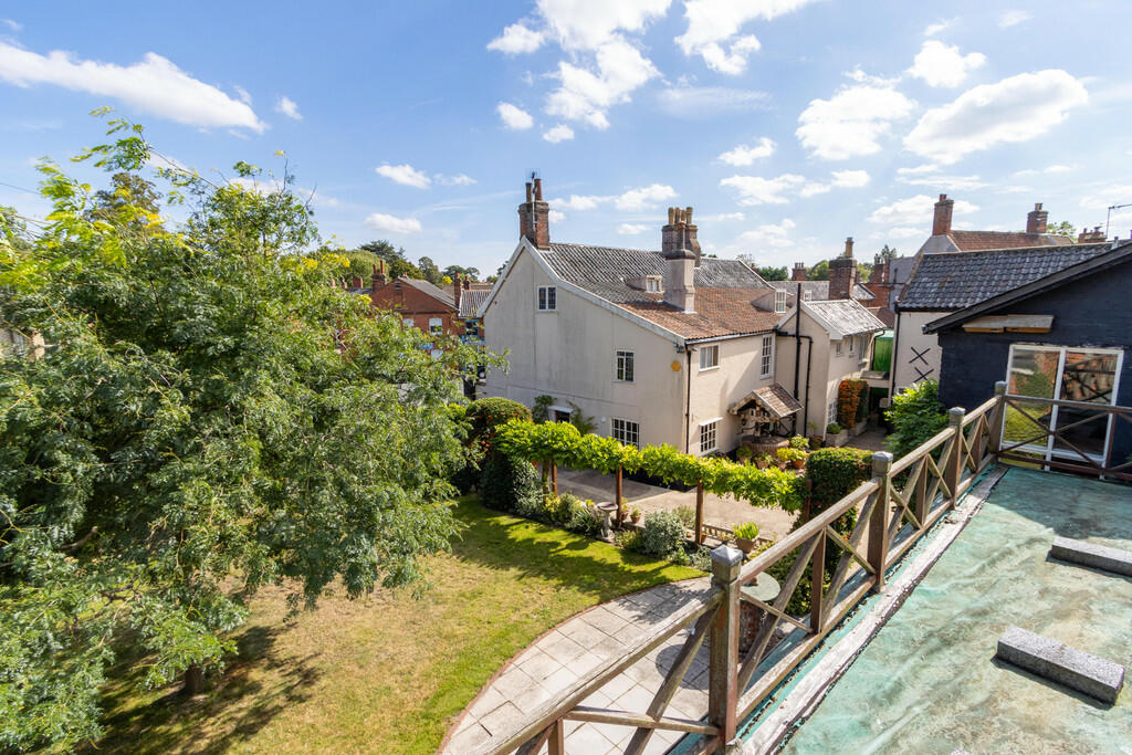 6 bedroom detached house for sale in Station Road, Harleston, IP20