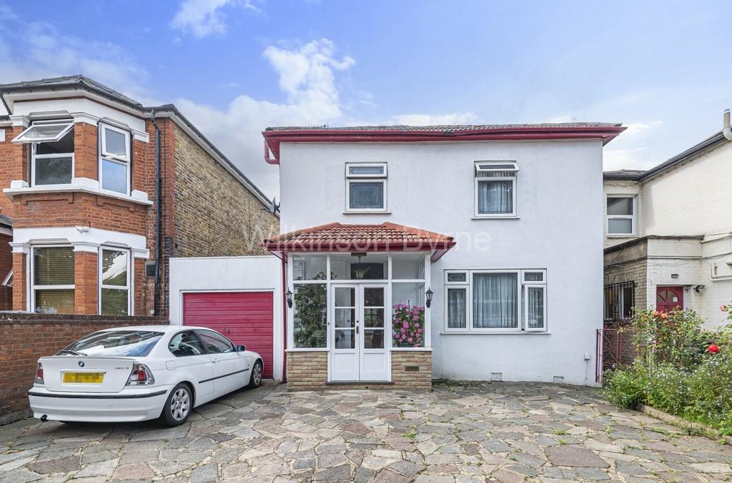 5 bedroom detached house for sale in Maidstone Road, N11