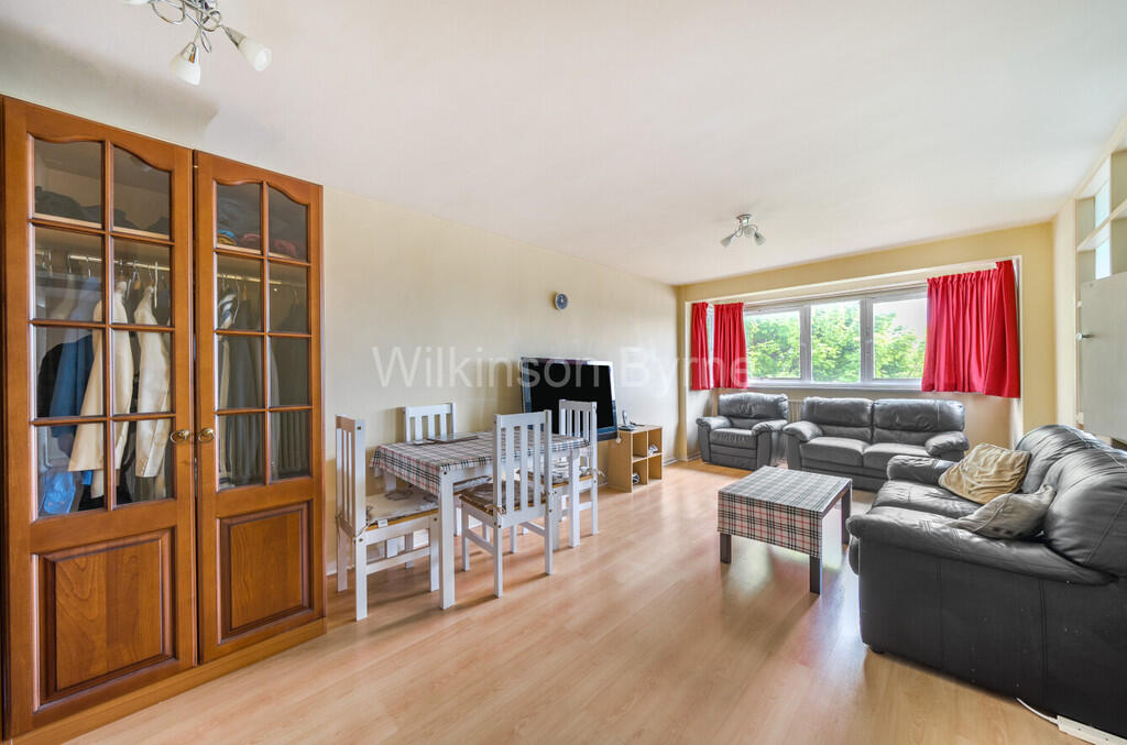 Main image of property: Deanswood