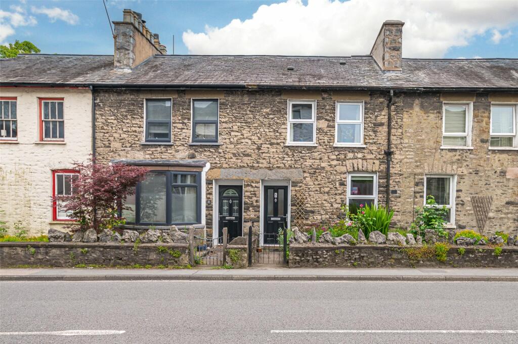 2 bedroom terraced house for sale in Milnthorpe Road, Kendal, LA9