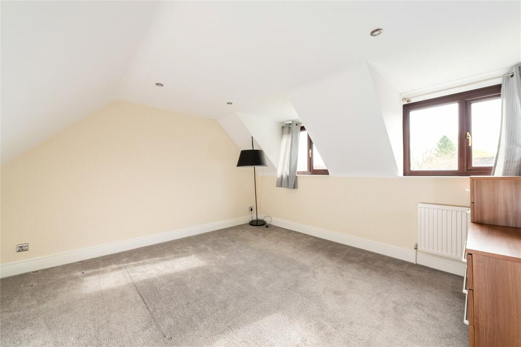 5 bedroom detached house for sale in The Paddocks, Shutlanger