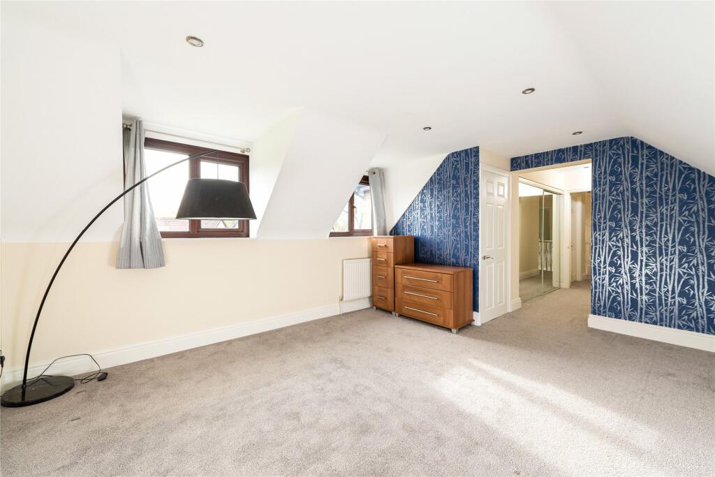 5 bedroom detached house for sale in The Paddocks, Shutlanger