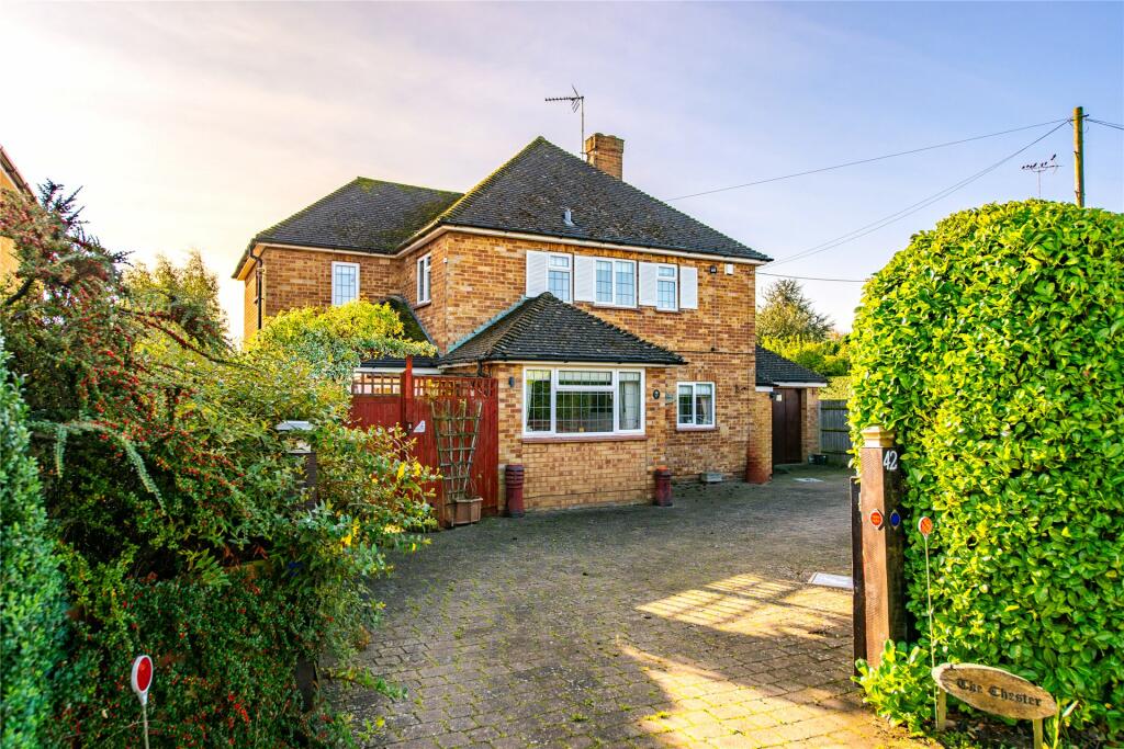4 bedroom detached house for sale in Towcester Road, Greens Norton