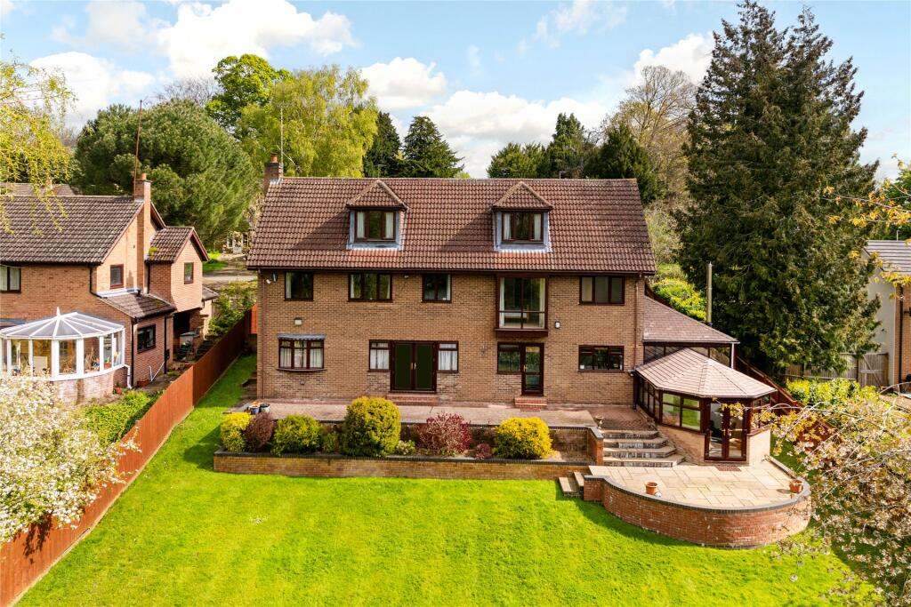 5 bedroom detached house for sale in Clarkes Way, Welton, Daventry