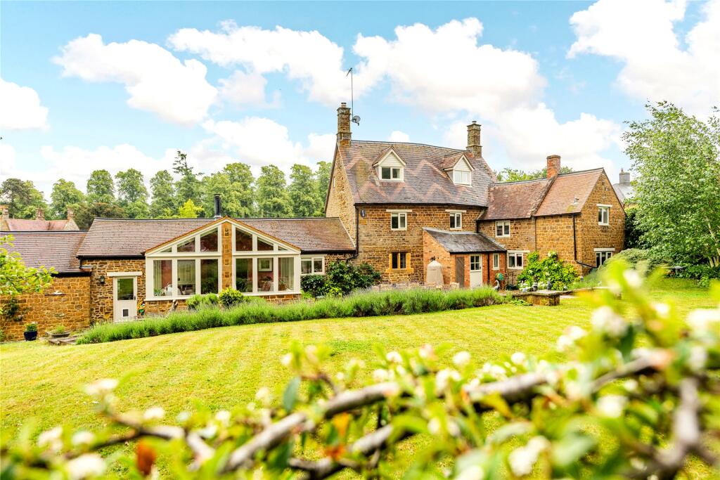 Main image of property: Kiln Lane, Litchborough, Towcester, Northamptonshire, NN12