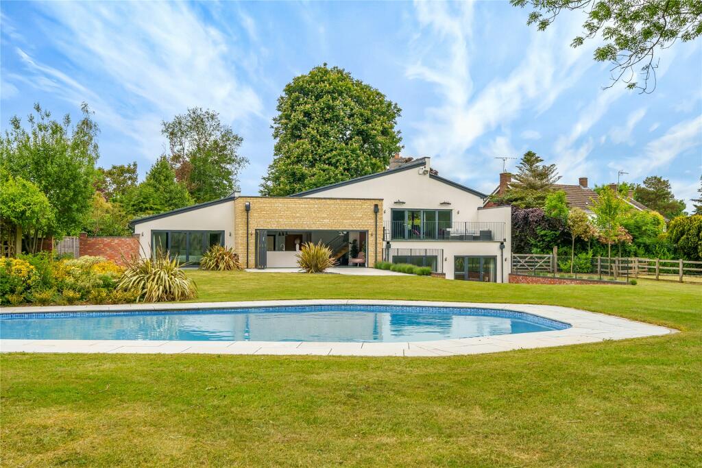 4 bedroom detached house for sale in High Street, Whittlebury