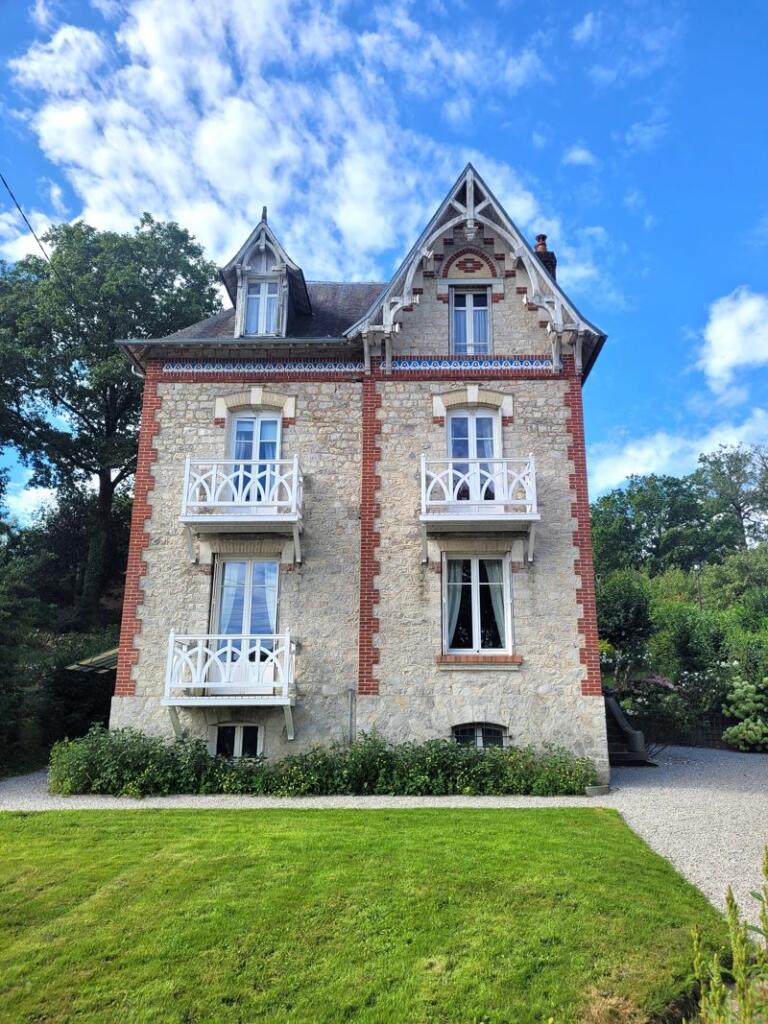 5 bedroom house for sale in Normandy, Orne, Bagnoles de l'Orne, France