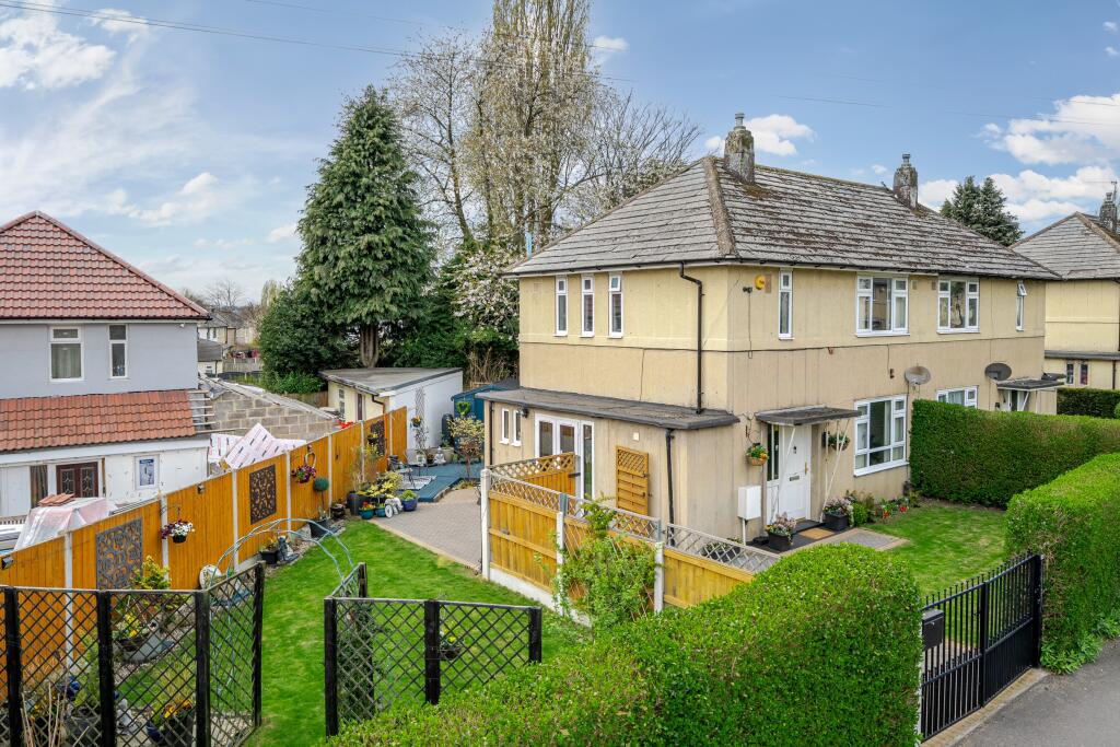 Main image of property: Saxon Grove, Leeds, LS17