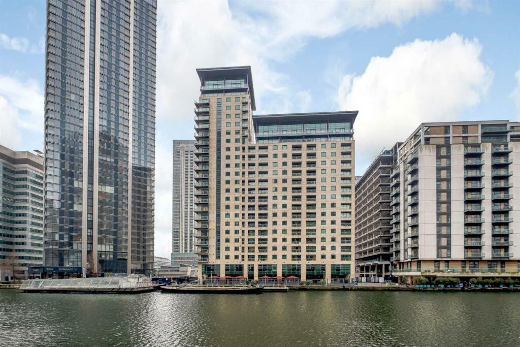 Main image of property: Discovery Dock East, South Quay Plaza