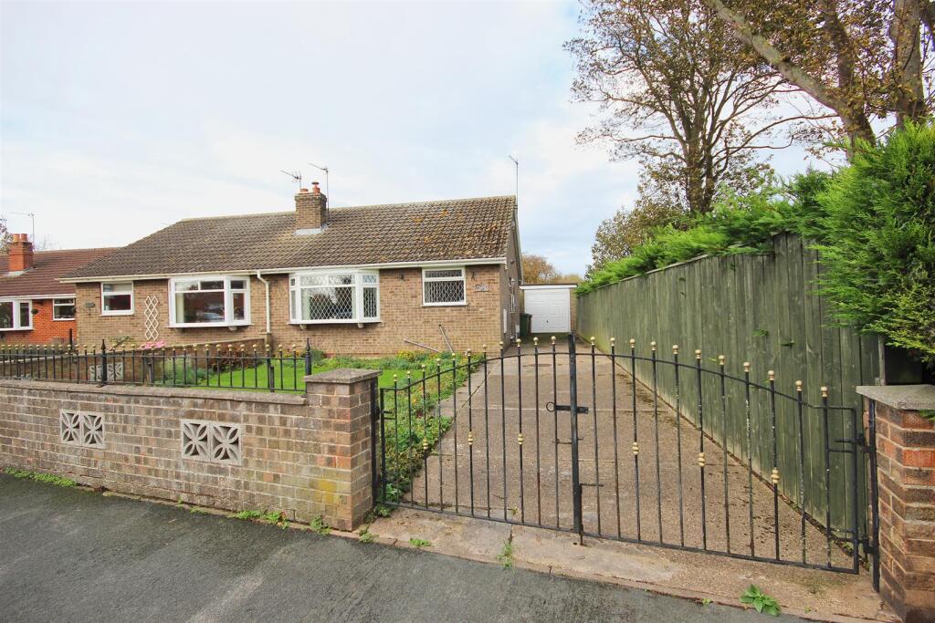 Main image of property: Queens Mead, Aldbrough