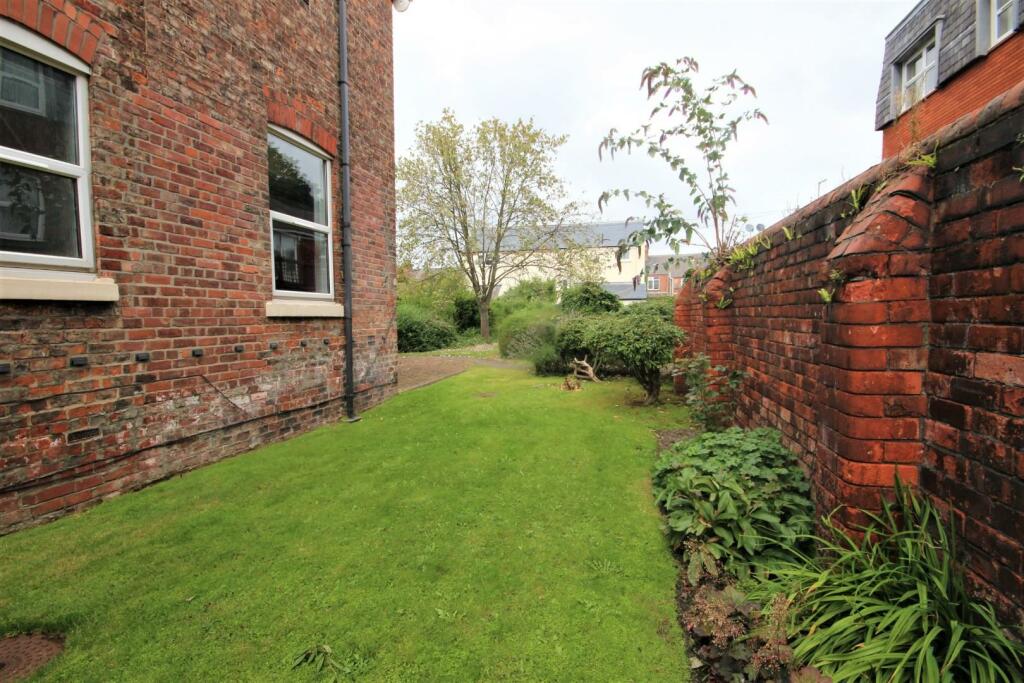 1 bedroom apartment for sale in The Crescent, Middlesbrough, TS5