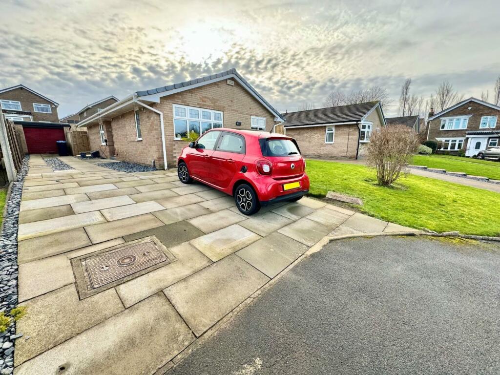 3 bedroom detached bungalow for sale in Darnbrook Way, Nunthorpe