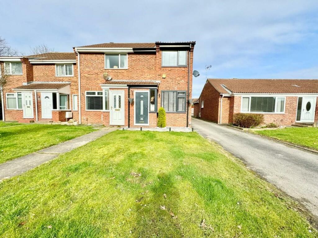 2 bedroom end of terrace house for sale in Fox Howe, Coulby Newham