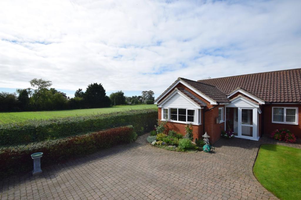4 bedroom bungalow for sale in Elmswell, Suffolk, IP30