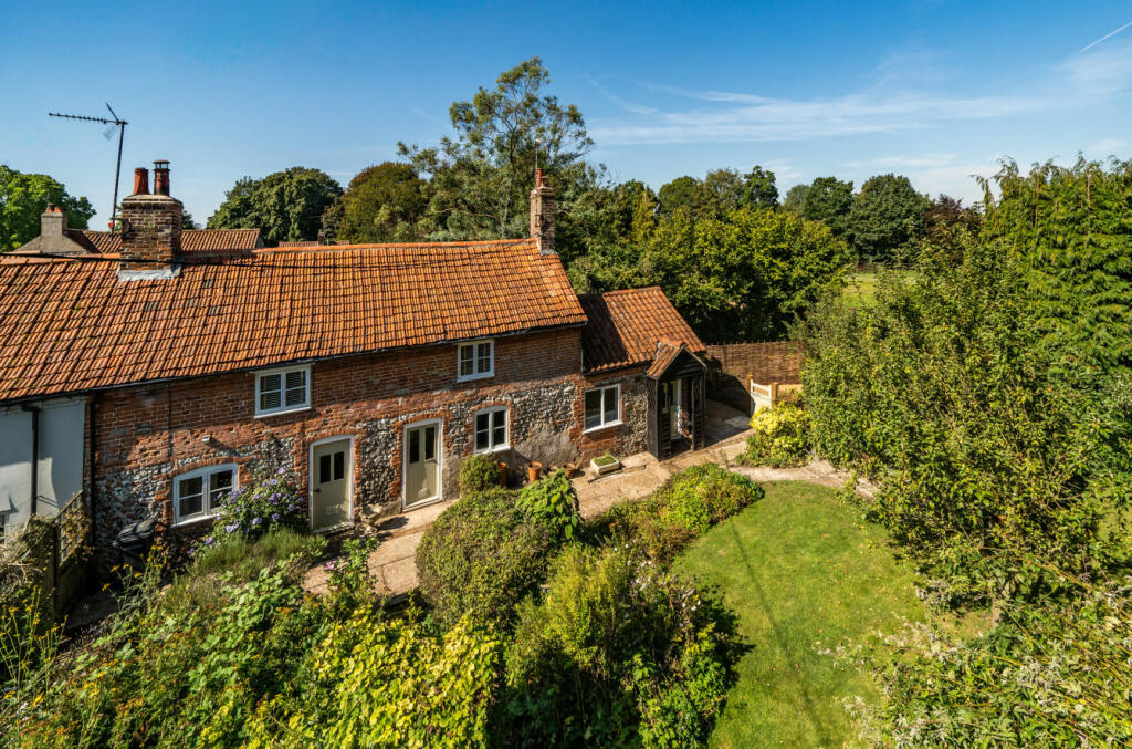 2 bedroom semidetached house for sale in East Rudham, Norfolk, PE31