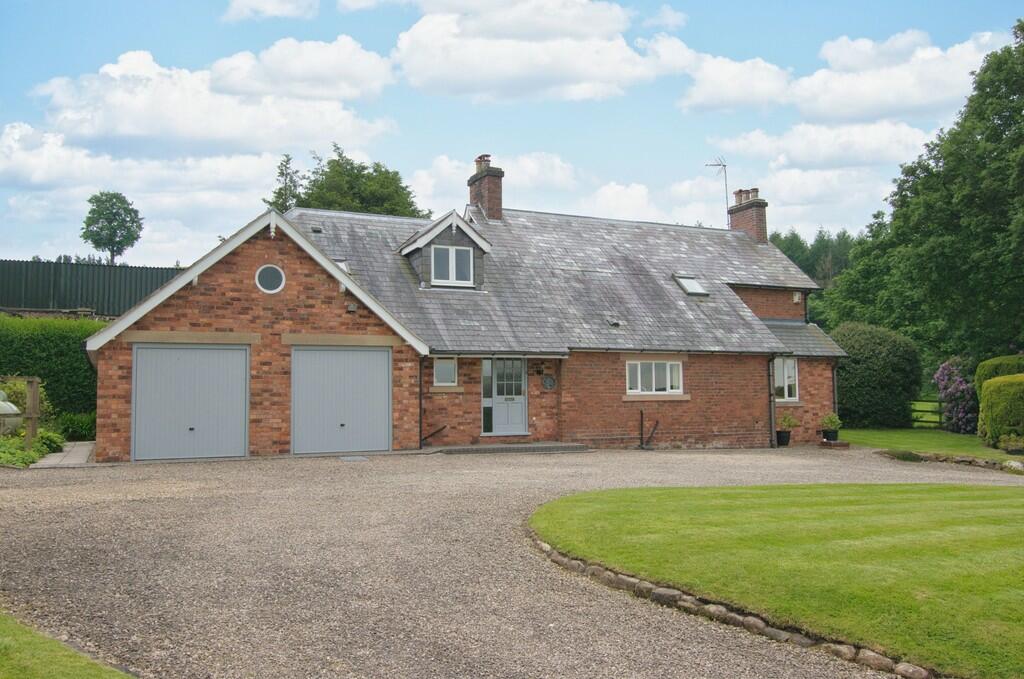 3 bedroom detached house for sale in Cheadle Road, Oakamoor, ST10