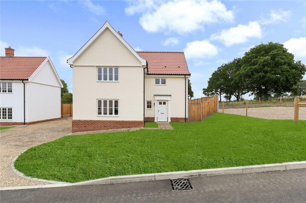 4 bedroom detached house for sale in Peasenhall, Suffolk, IP17