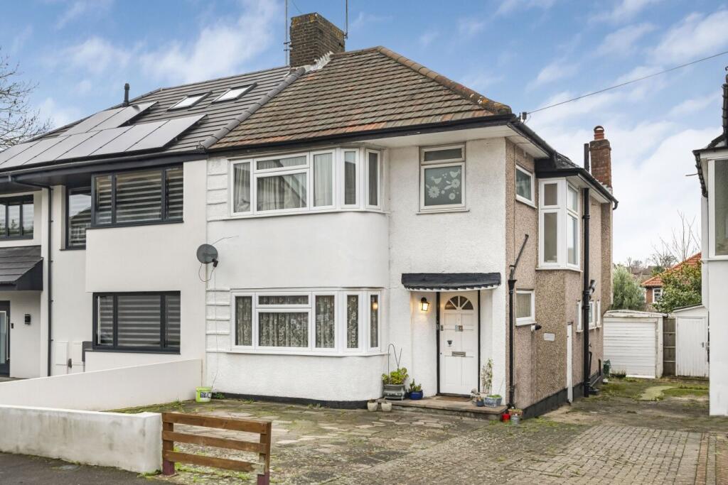 Main image of property: Farmleigh, London, N14