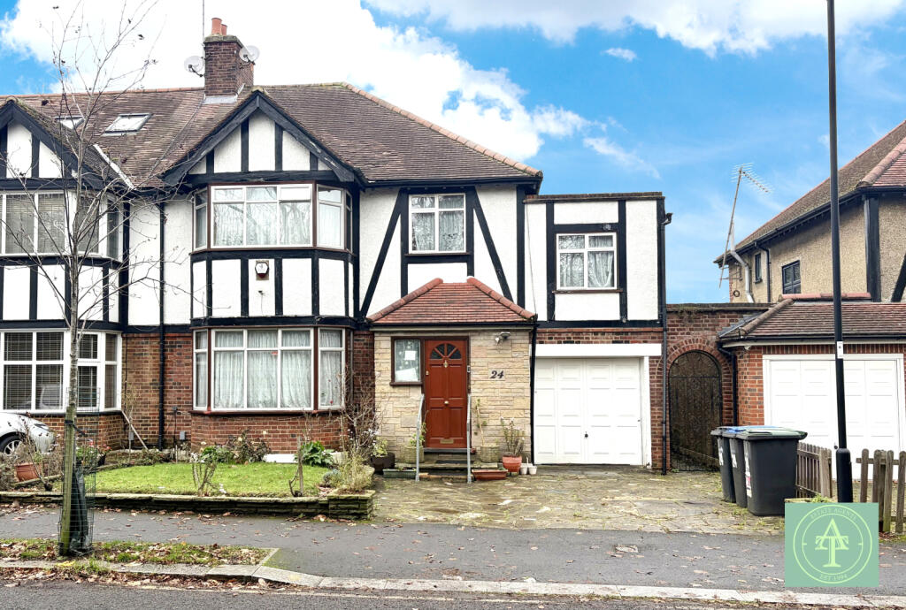 Main image of property: Queen Elizabeth's Drive, Southgate, London N14