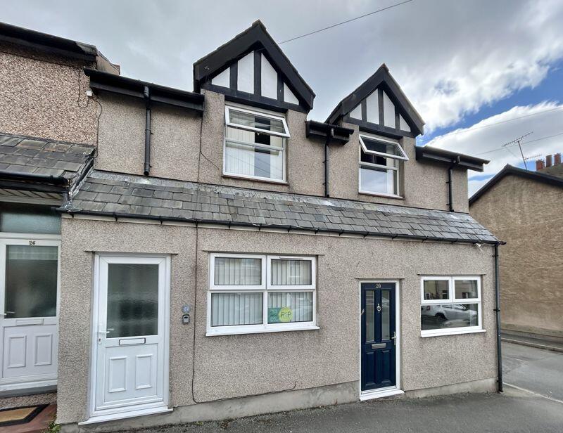 1 bedroom flat for sale in Broad Street, Llandudno Junction, LL31