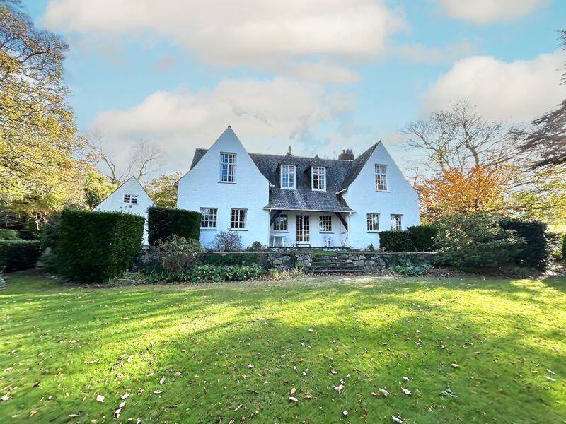 5 bedroom detached house for sale in Park Road, Llanfairfechan, LL33