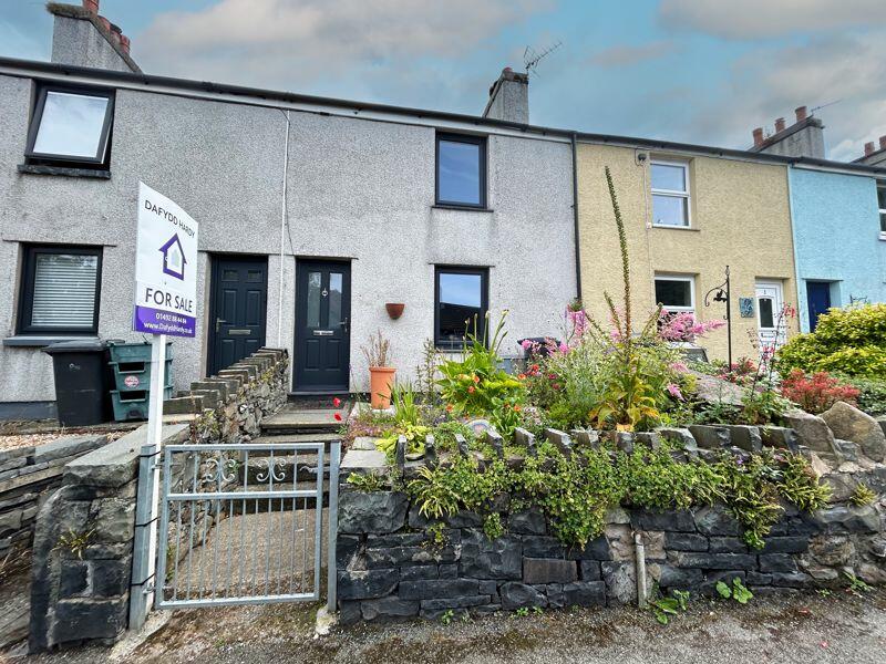 2 bedroom cottage for sale in Gilfach Road, Penmaenmawr, LL34