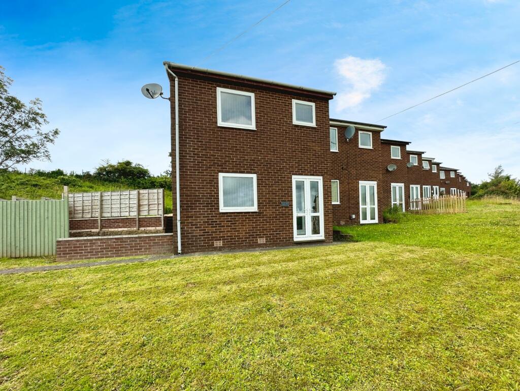 2 bedroom end of terrace house for rent in Ashbourne Road, Lancaster, LA1