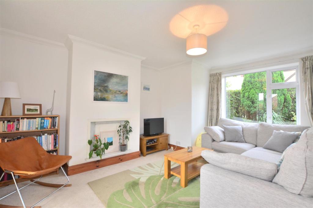 3 bedroom semi-detached house for sale in Shrewsbury Drive ...