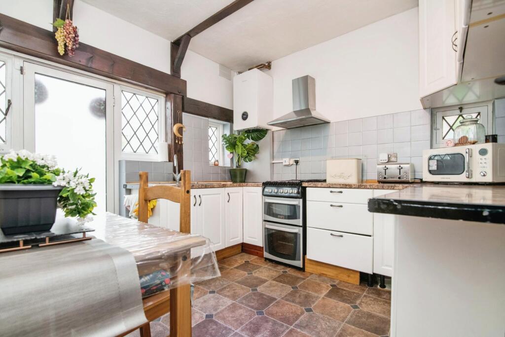 Additional property image - Kiniths Way, West Bromwich, B71