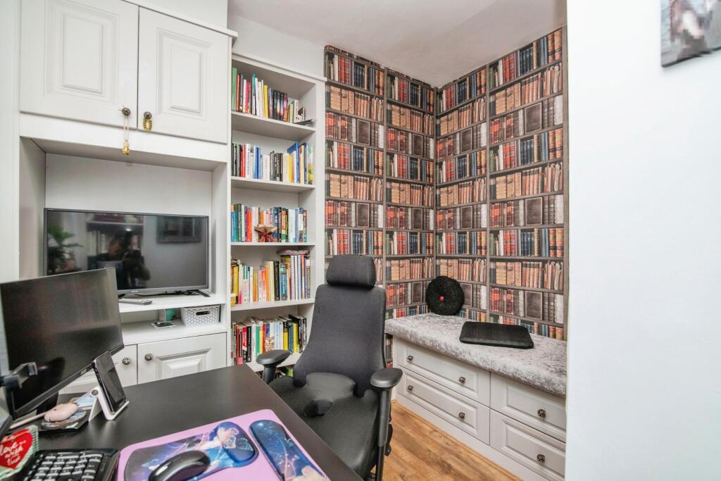 Additional property image - Kiniths Way, West Bromwich, B71