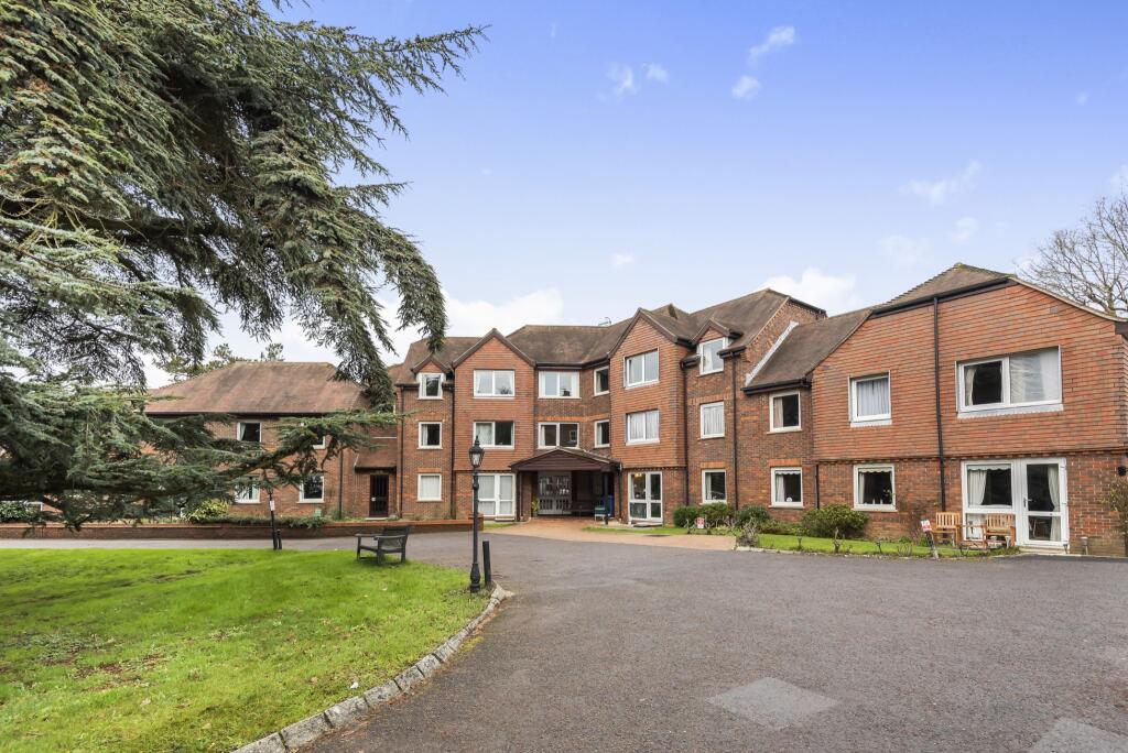 1 bedroom retirement property for sale in Haslemere, GU27
