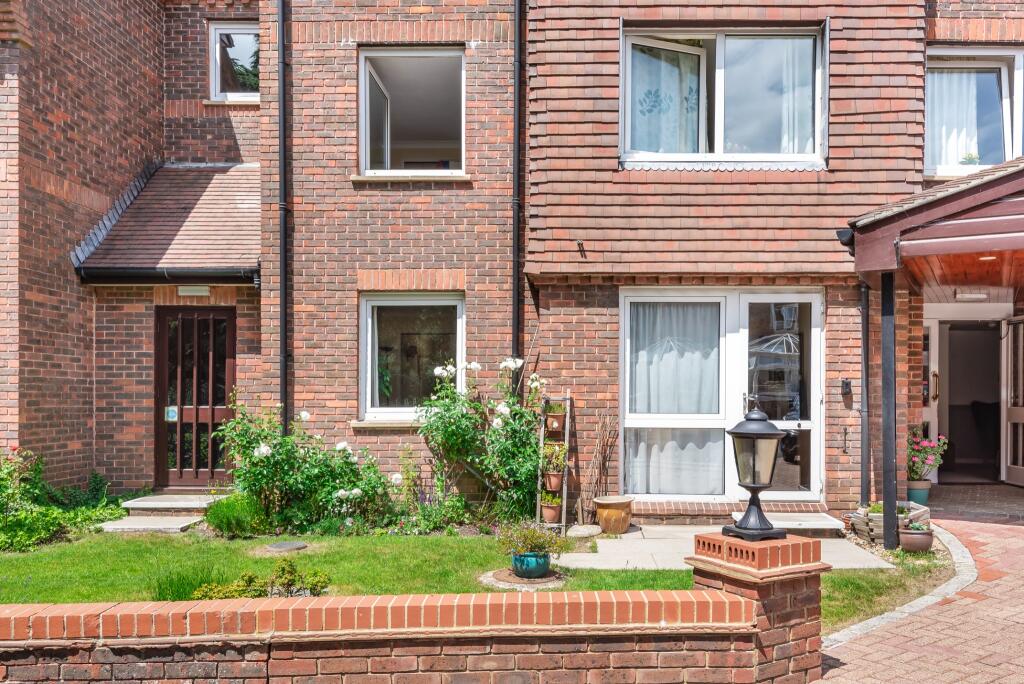 1 bedroom retirement property for sale in Haslemere, GU27