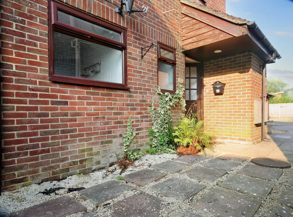 1 bedroom apartment for sale in Harris Court, Liphook, GU30