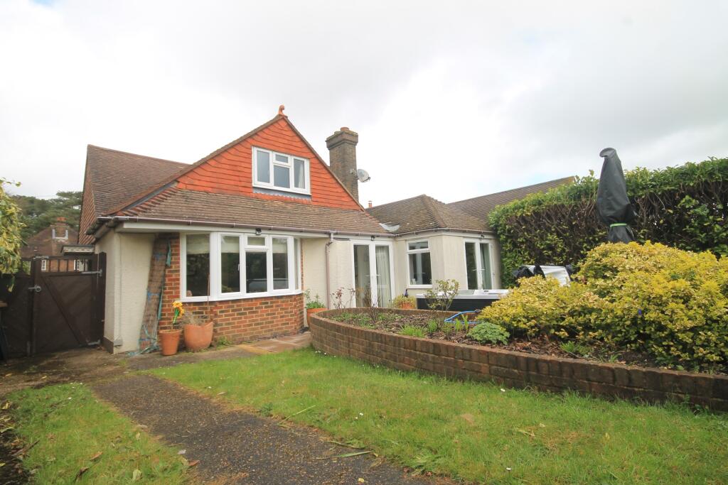 Main image of property: Hindhead