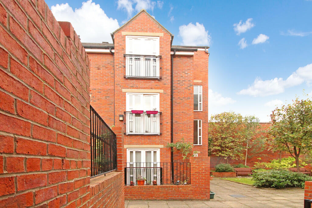 2 bedroom apartment for sale in Battle Hill, Hexham, NE46