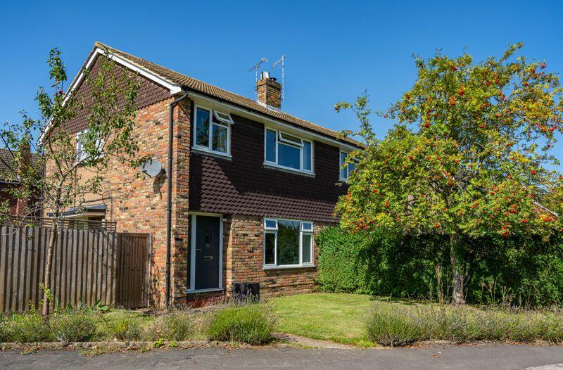 3 bedroom semidetached house for sale in Marriotts Lane, HADDENHAM