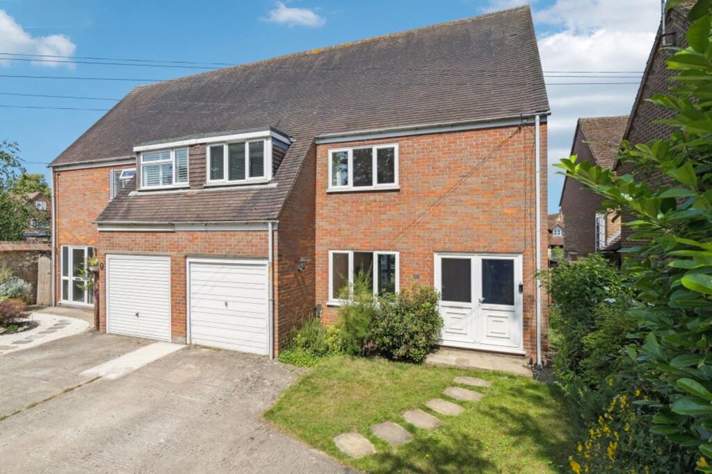 Main image of property: Thame Road, Long Crendon, HP18