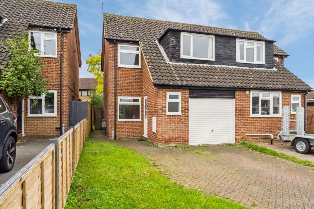 Main image of property: Onslow Drive, Thame, OX9