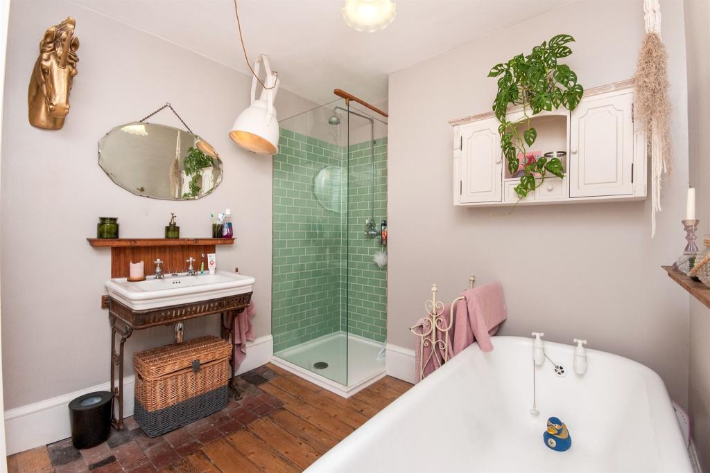 4 bedroom terraced house for sale in Hanover Terrace, Brighton, BN2