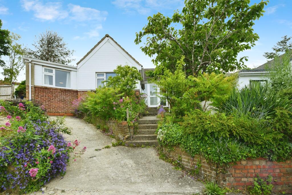 3 bedroom semi-detached bungalow for sale in Carden Close, Brighton, BN1