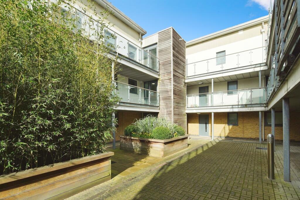 1 bedroom apartment for sale in Kingscote Way, Brighton, BN1