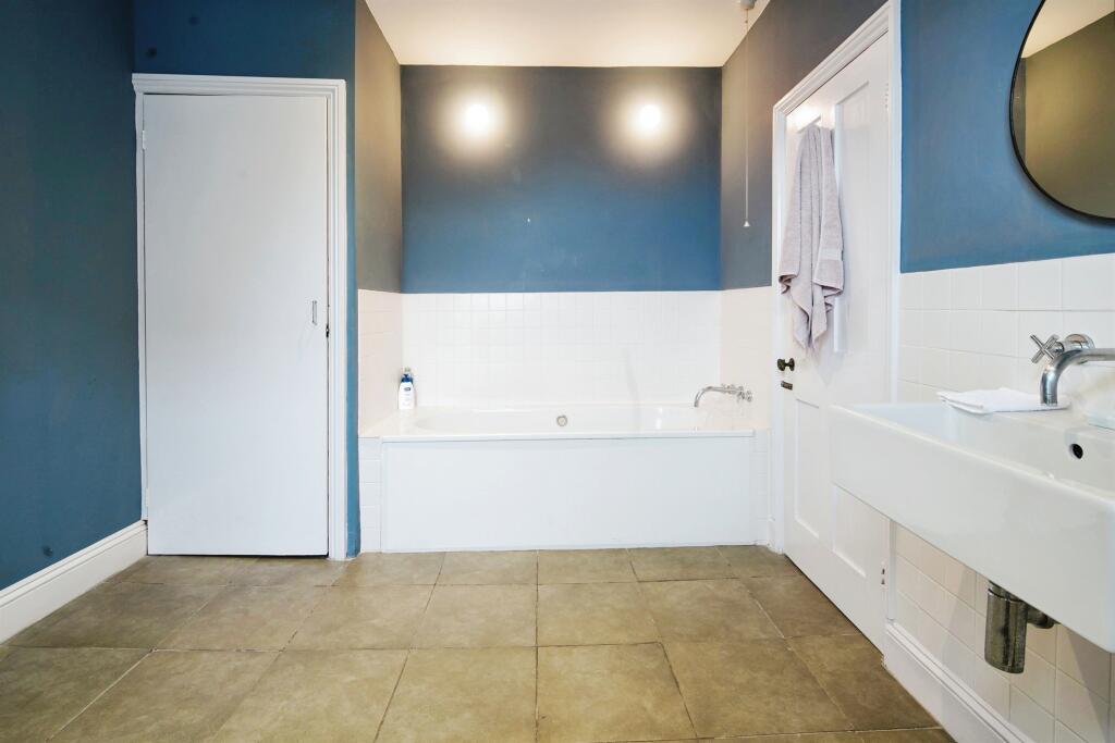 Additional property image - Hampton Place, Brighton