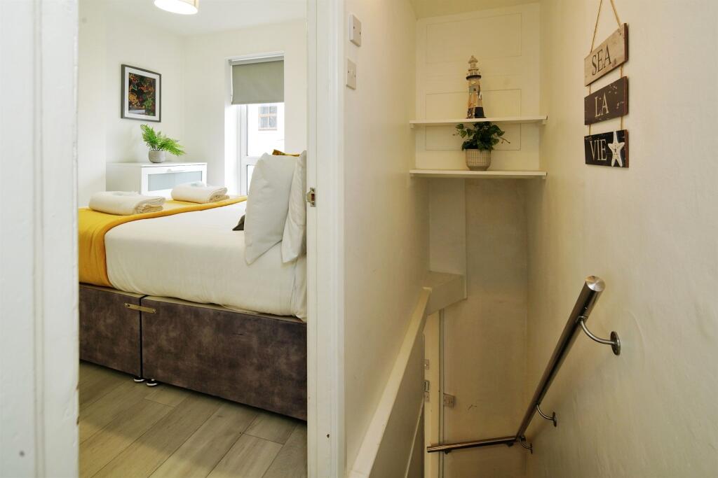Additional property image - Stone Street, Brighton