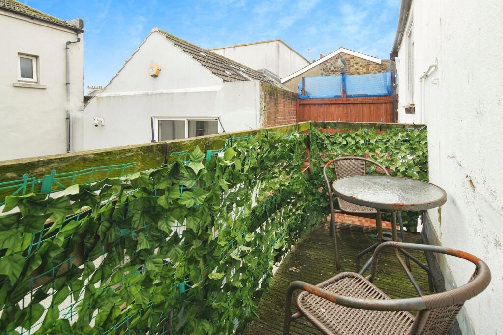Additional property image - Stone Street, Brighton