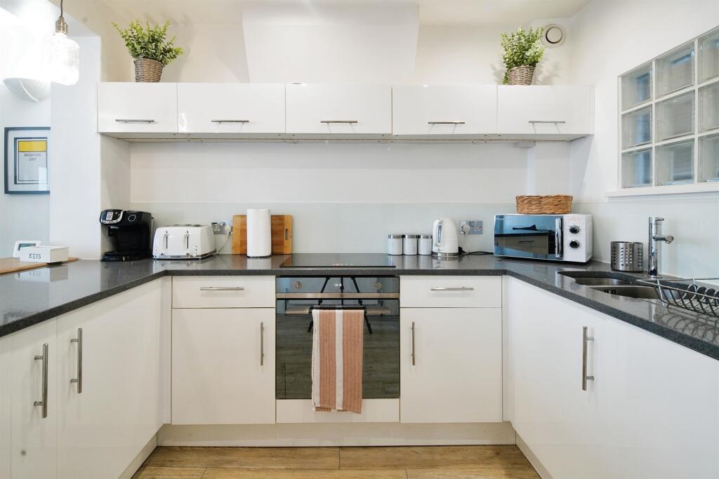 Additional property image - Stone Street, Brighton