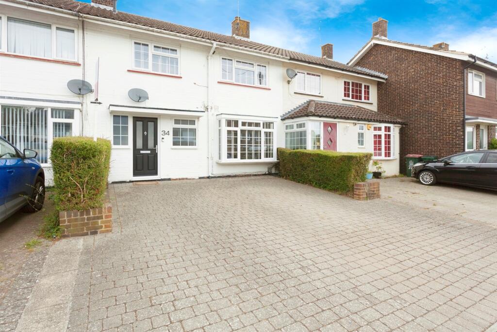 3 bedroom terraced house for sale in Boswell Road, Tilgate, Crawley, RH10